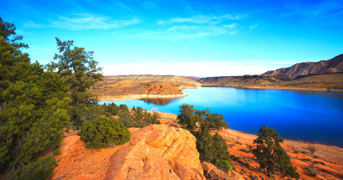 Kayaking at Gunlock Reservoir